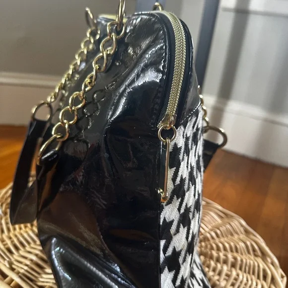 Betsy Johnson Black Patent Leather/Houndstooth Bowling Ball Style Handbag - Picture 7 of 11